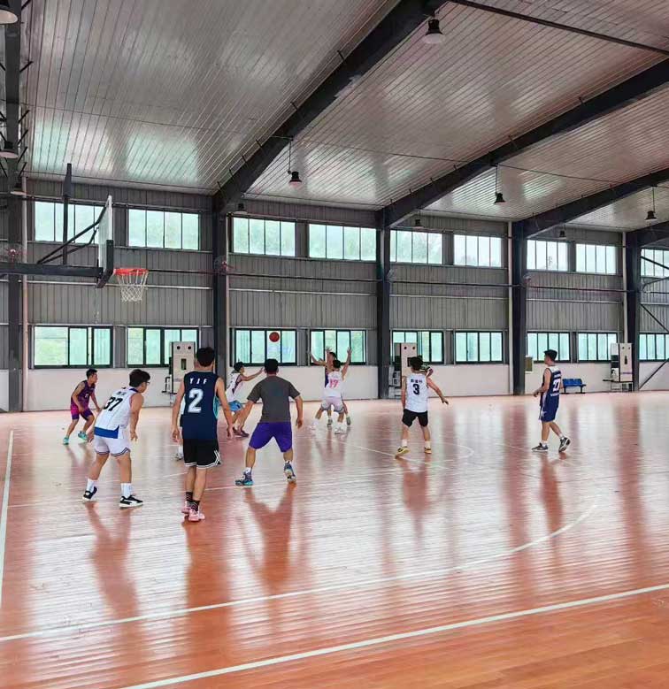 籃球館整體制冷降溫，安裝蒸發(fā)冷省電空調(diào) - 立式射流機